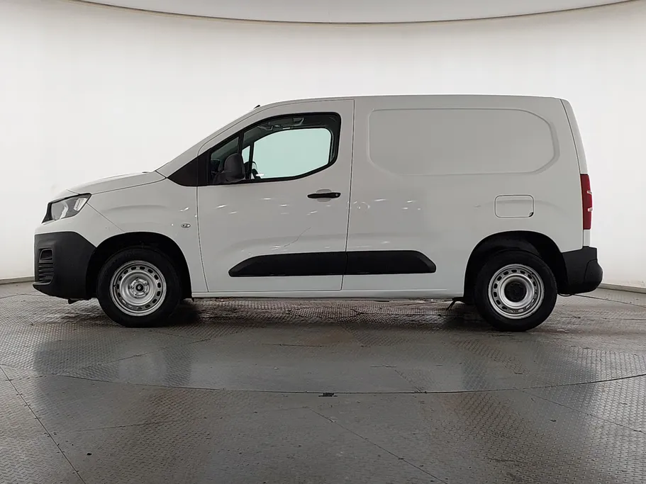 2022 Peugeot Partner Short van 