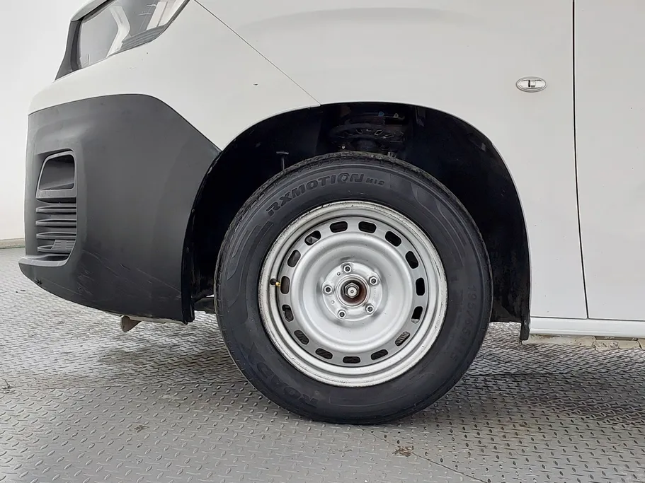 2022 Peugeot Partner Short van 