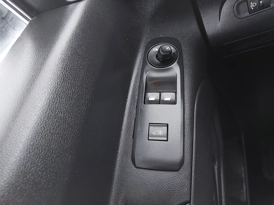 2022 Peugeot Partner Short van 