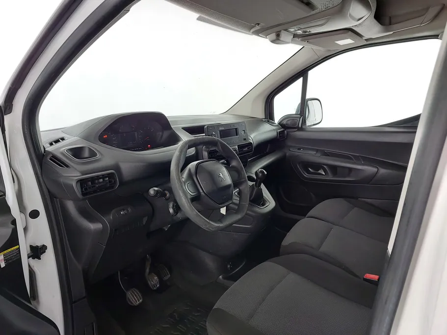 2022 Peugeot Partner Short van 