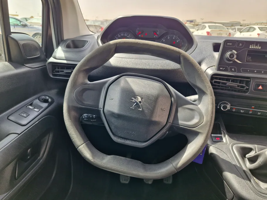 بيجو بارتنر Short van 2022 