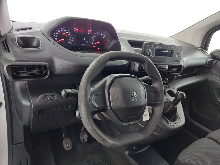2022 Peugeot Partner Short van 