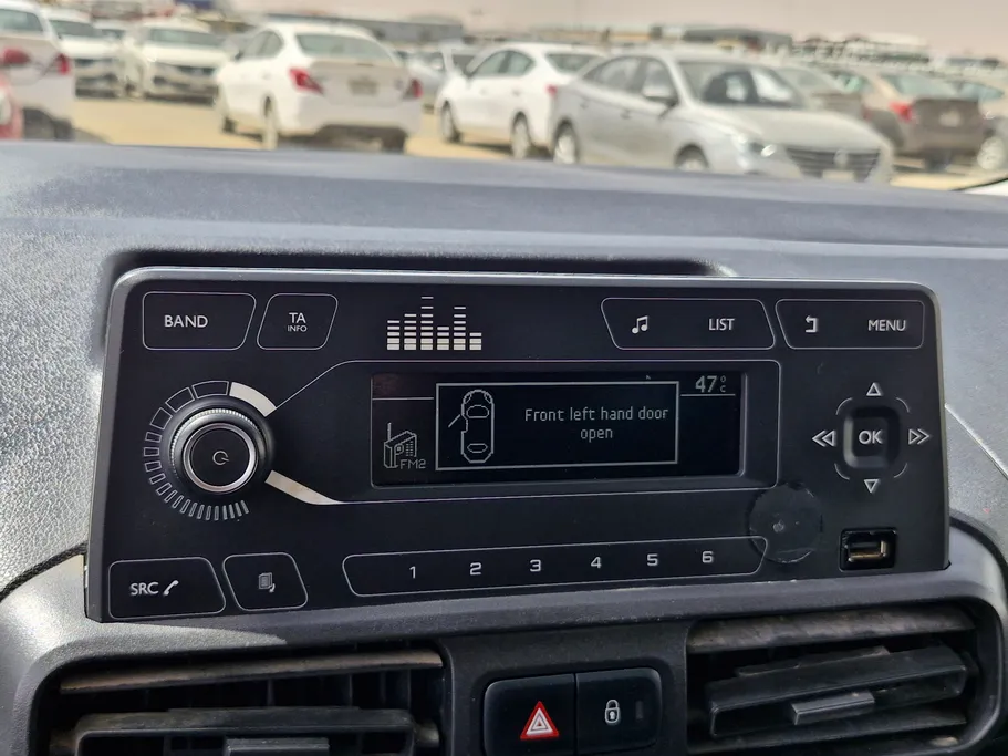 بيجو بارتنر Short van 2022 