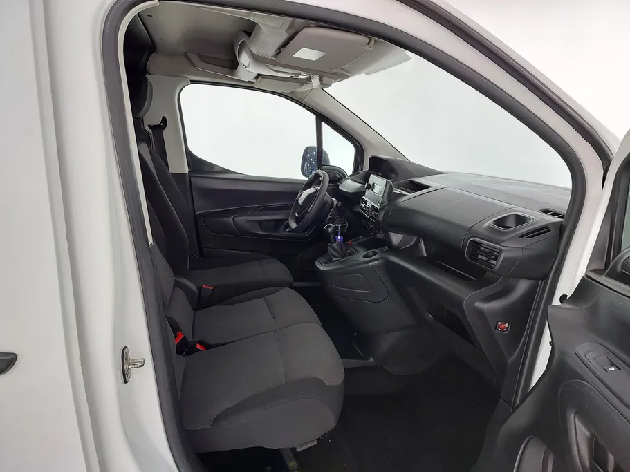 2022 Peugeot Partner Short van 
