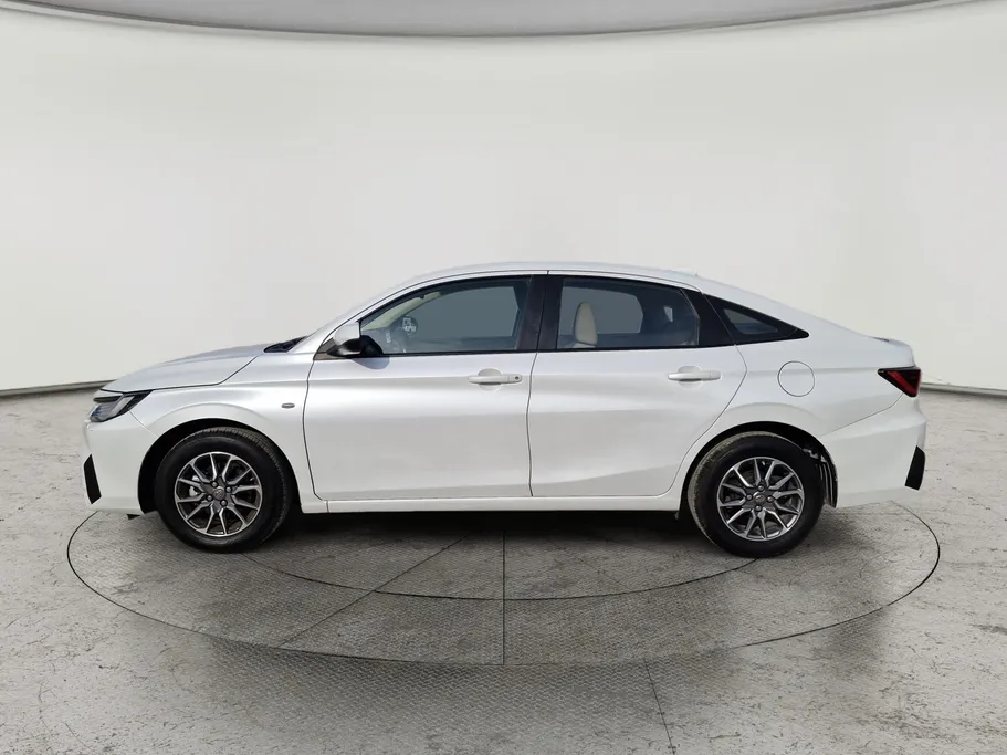 2023 Toyota Yaris  Y 