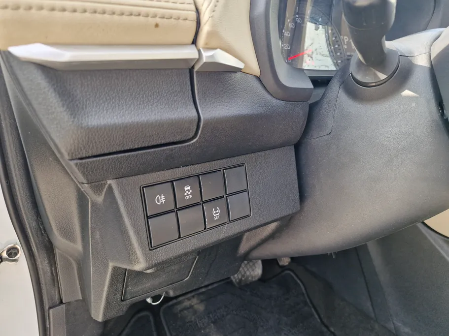 تويوتا يارس Y 2023 