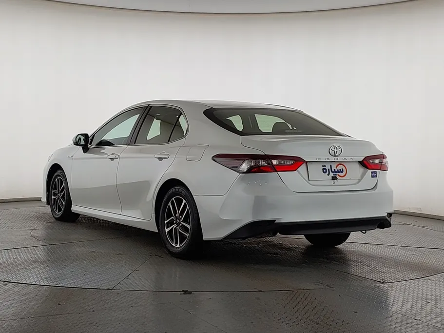 تويوتا كامري LE HEV 2021 