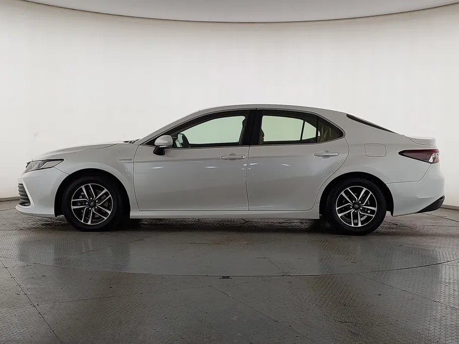 تويوتا كامري LE HEV 2021 