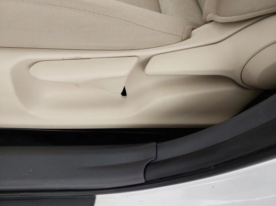 تويوتا كامري LE HEV 2021 