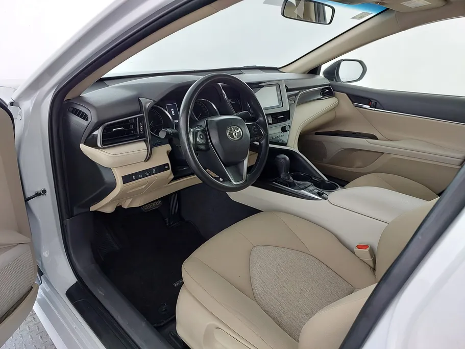 تويوتا كامري LE HEV 2021 