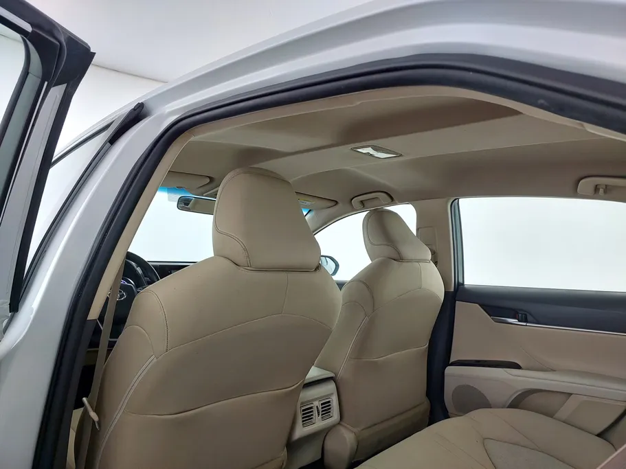 تويوتا كامري LE HEV 2021 