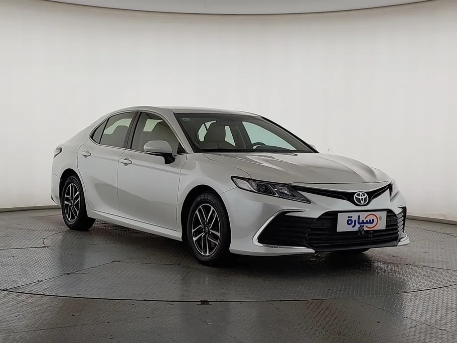 تويوتا كامري LE HEV 2021 