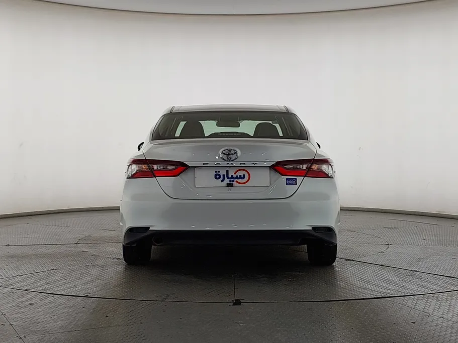 تويوتا كامري LE HEV 2021 