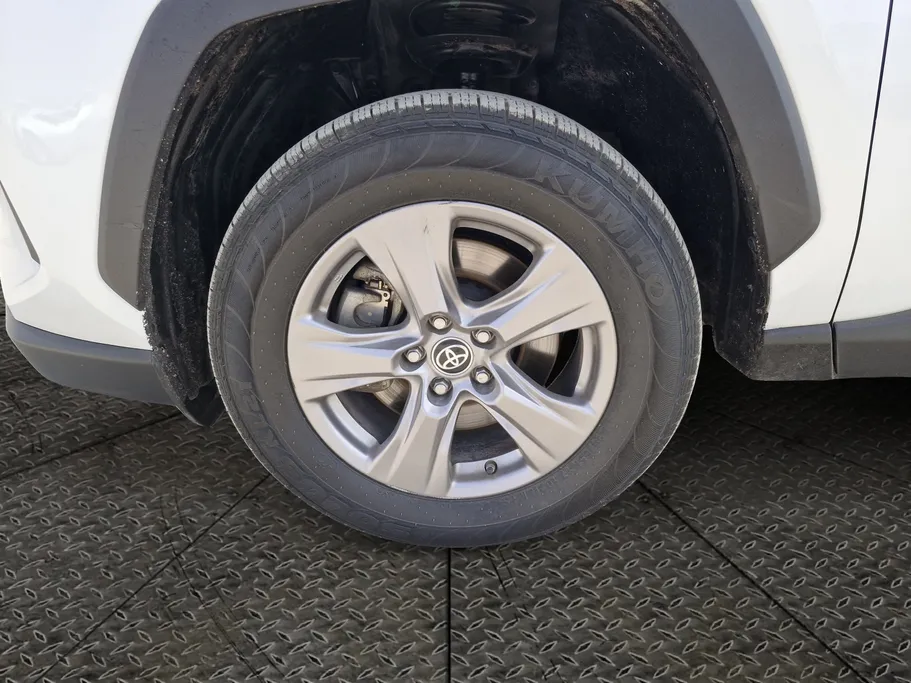 تويوتا راف فور LE 2023 