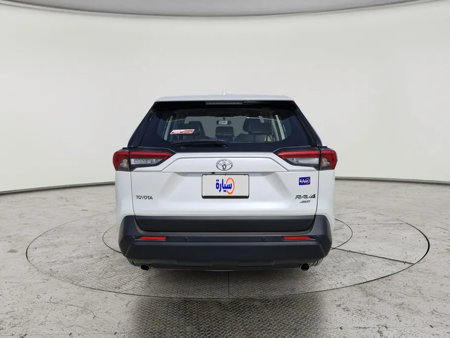 تويوتا راف فور LE 2023 