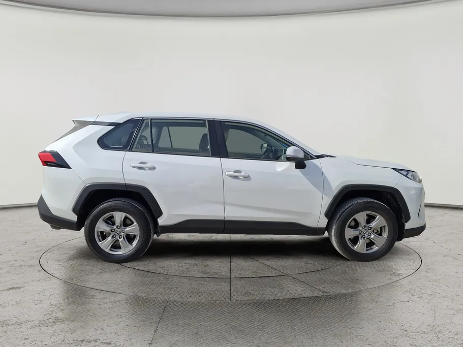 تويوتا راف فور LE 2023 