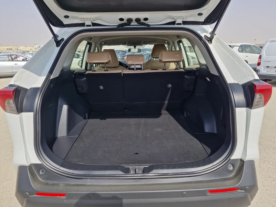 تويوتا راف فور LE 2023 