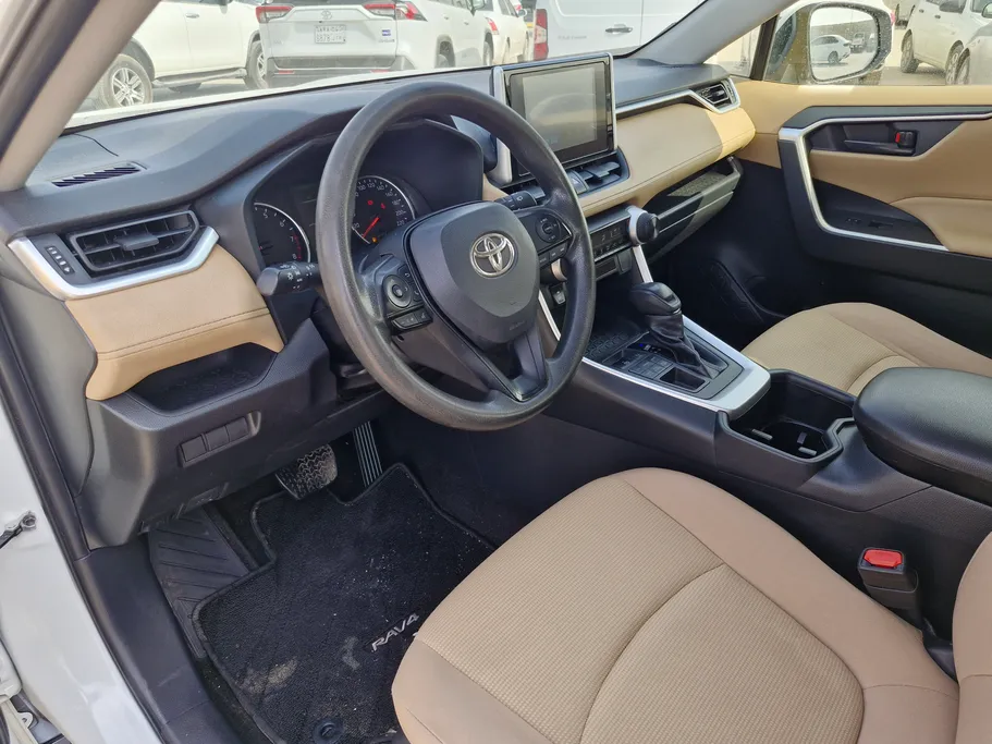 تويوتا راف فور LE 2023 