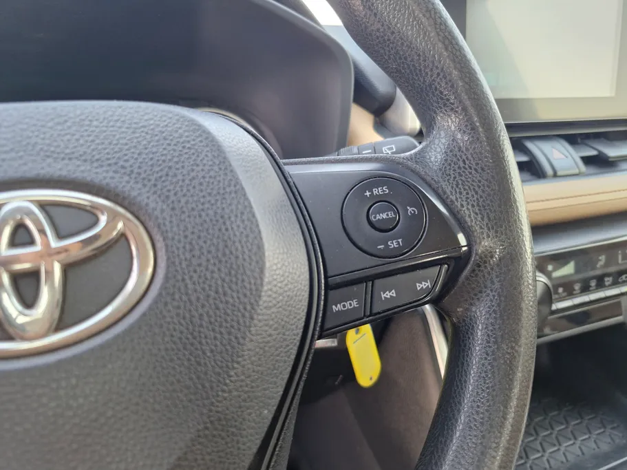 تويوتا راف فور LE 2023 