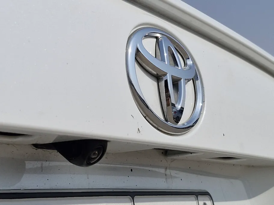 تويوتا راف فور LE 2023 