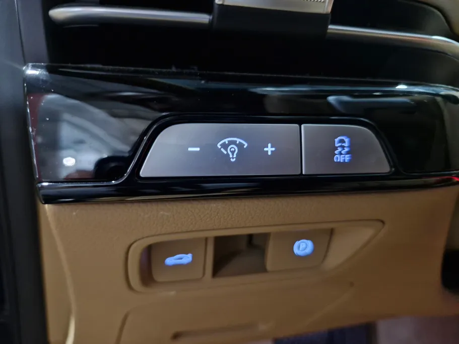 2025 Genesis G80 PRESTIGE 