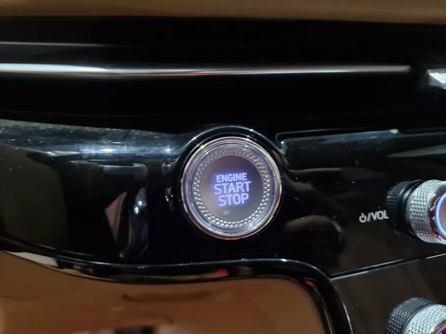 2025 Genesis G80 PRESTIGE 