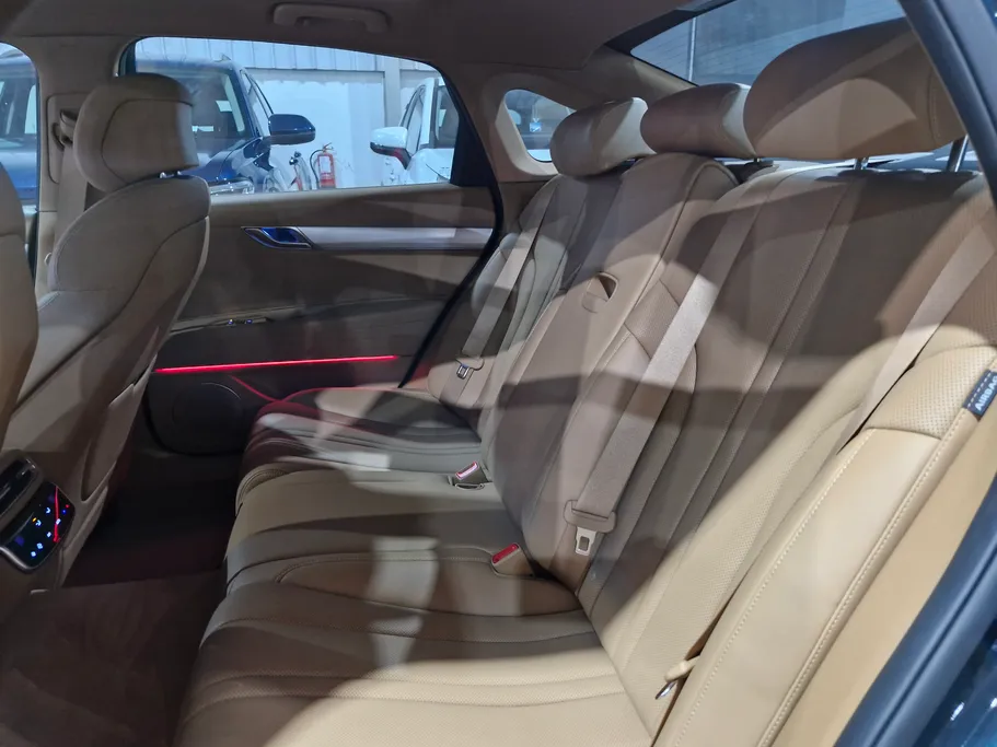 2025 Genesis G80 PRESTIGE 