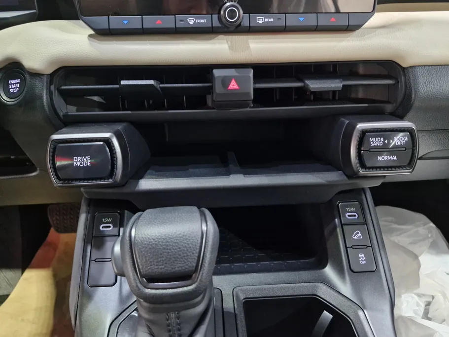 تويوتا راف فور LE 2026 