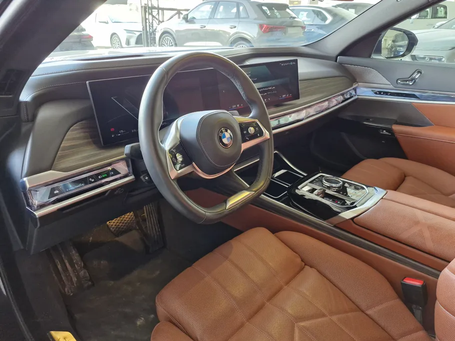 2024 BMW 7 Series 735i 