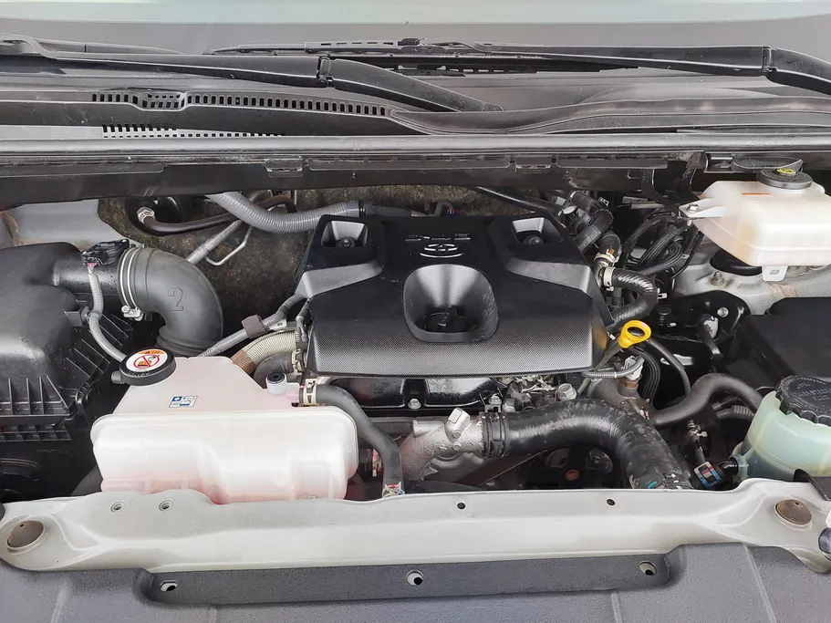 2023 تويوتا Haice بضاعة سقف عالي 