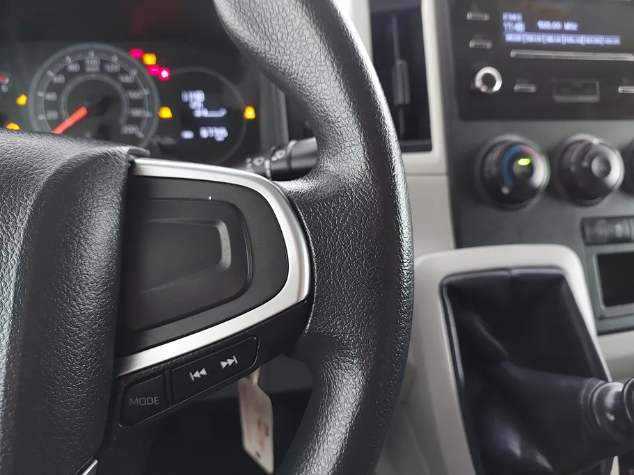 2023 تويوتا Haice بضاعة سقف عالي 