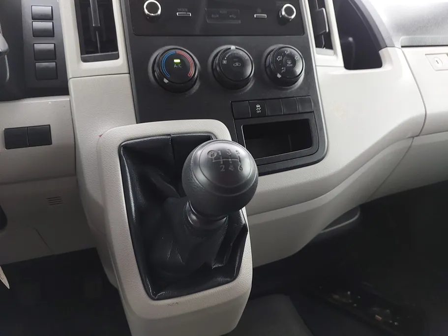 2023 تويوتا Haice بضاعة سقف عالي 