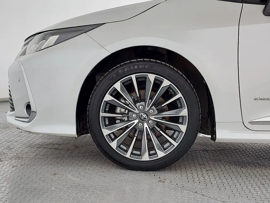 2025 Toyota Corolla XLI Executive Moonroof 