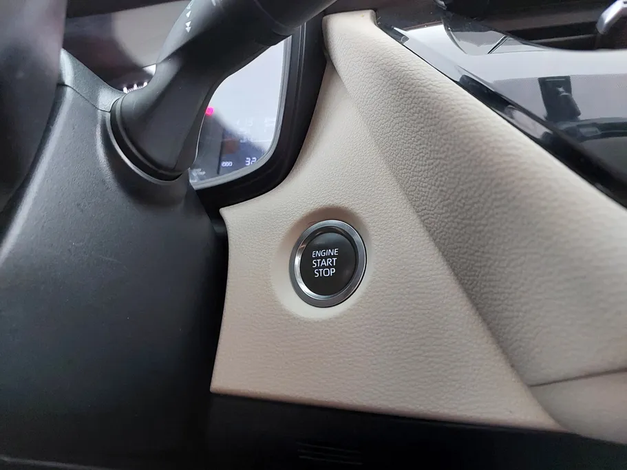 2025 Toyota Corolla XLI Executive Moonroof 