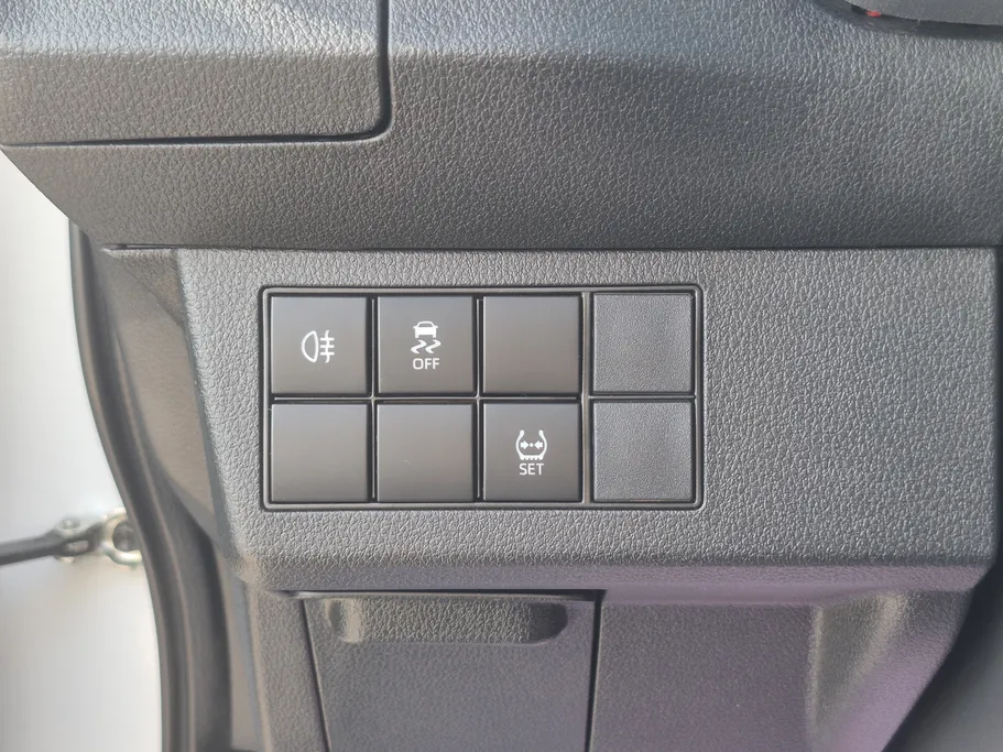 تويوتا يارس Y 2023 