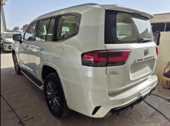 تويوتا لاندكروزر VXR1 2023 