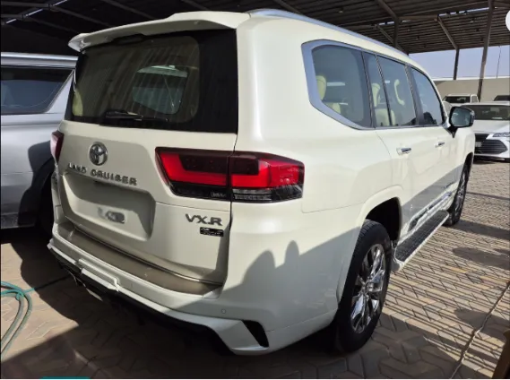 تويوتا لاندكروزر VXR1 2023 