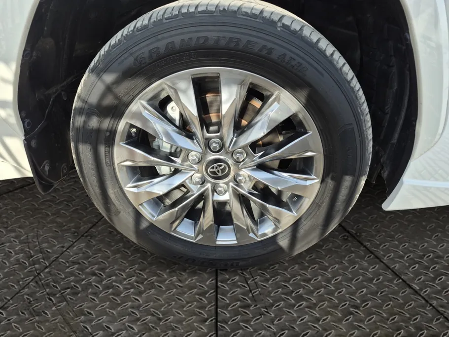 تويوتا لاندكروزر VXR1 2023 