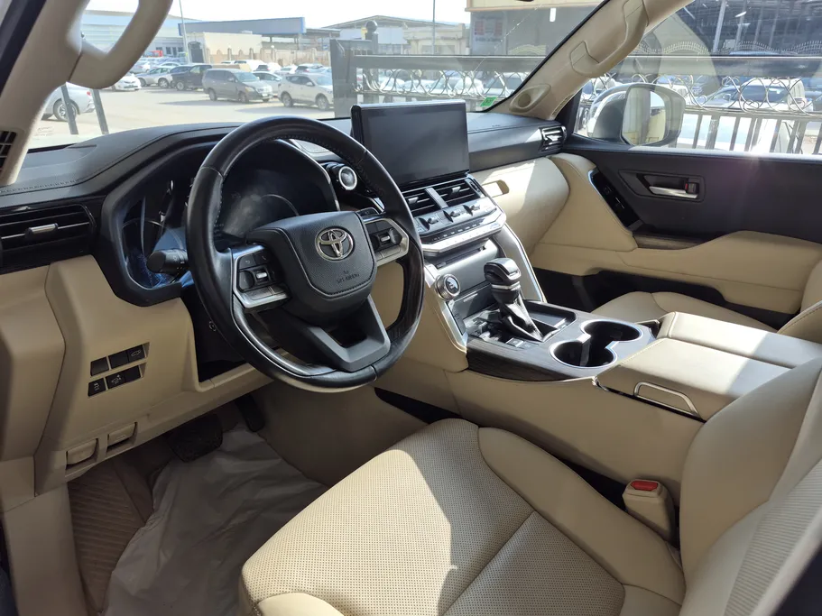 تويوتا لاندكروزر VXR1 2023 