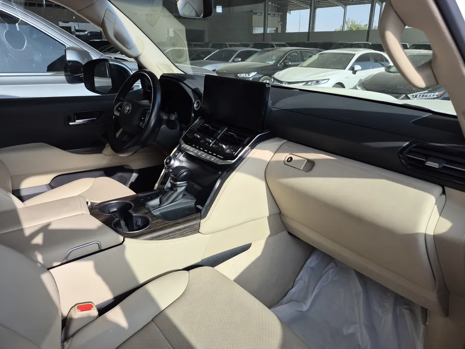 تويوتا لاندكروزر VXR1 2023 