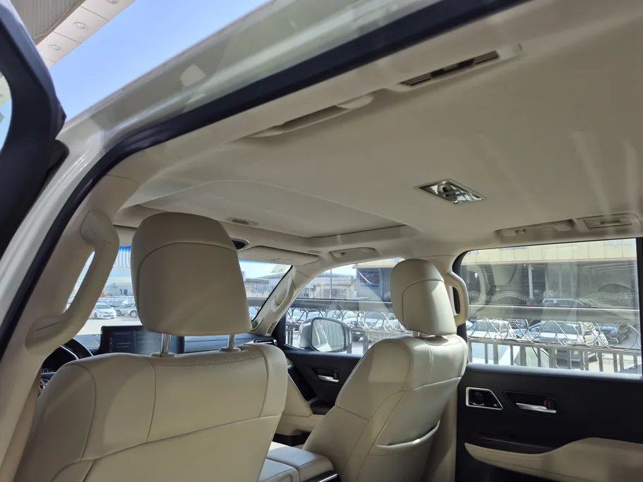 تويوتا لاندكروزر VXR1 2023 