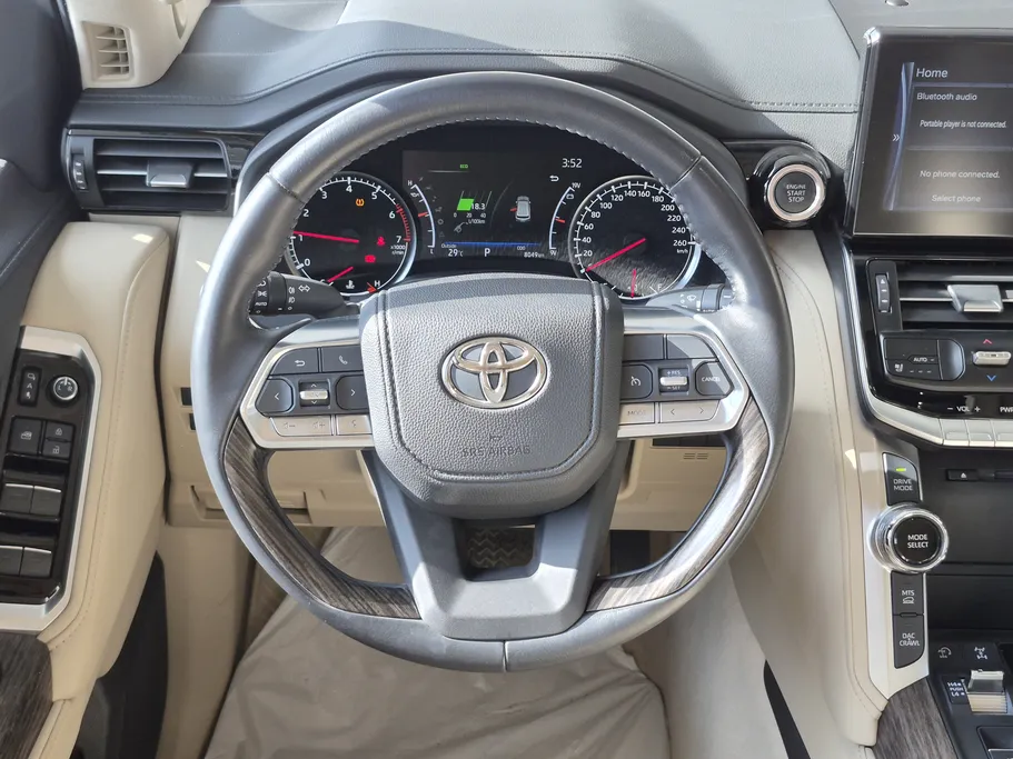 تويوتا لاندكروزر VX 2023 