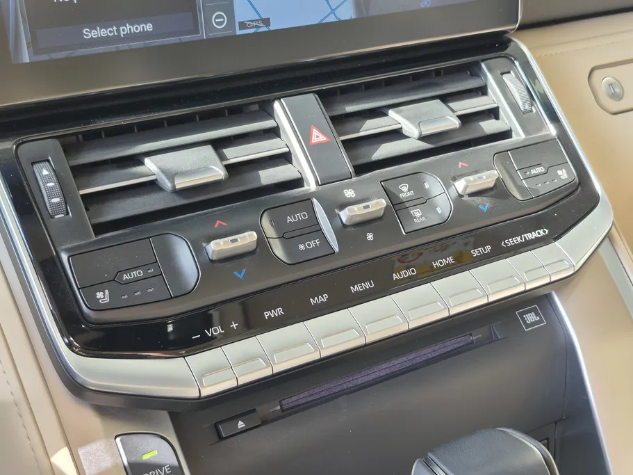 تويوتا لاندكروزر VX 2023 