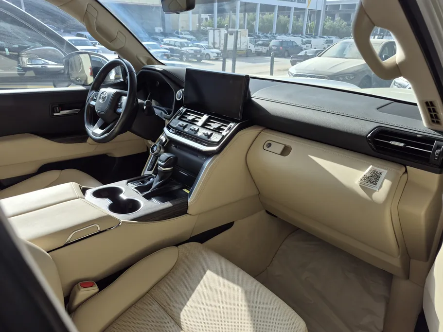 تويوتا لاندكروزر VX 2023 