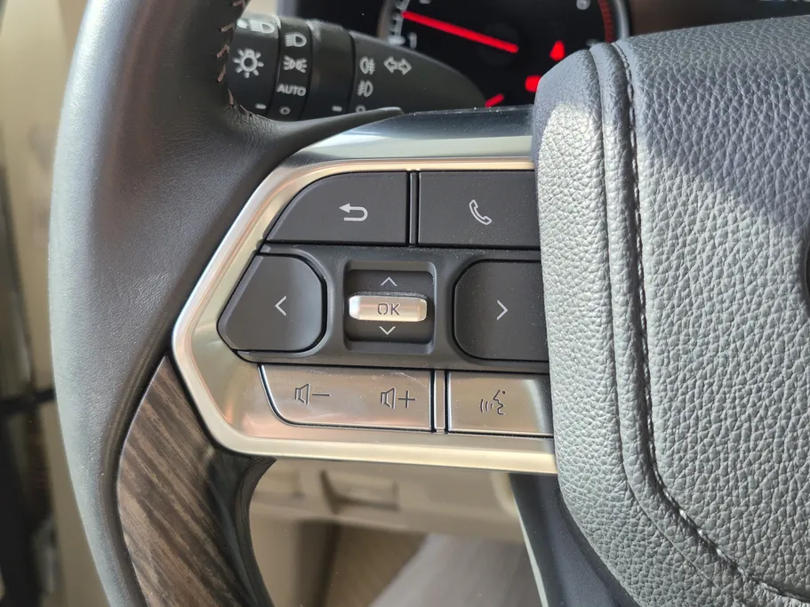 تويوتا لاندكروزر VX 2023 