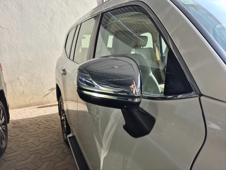 تويوتا لاندكروزر VX 2023 