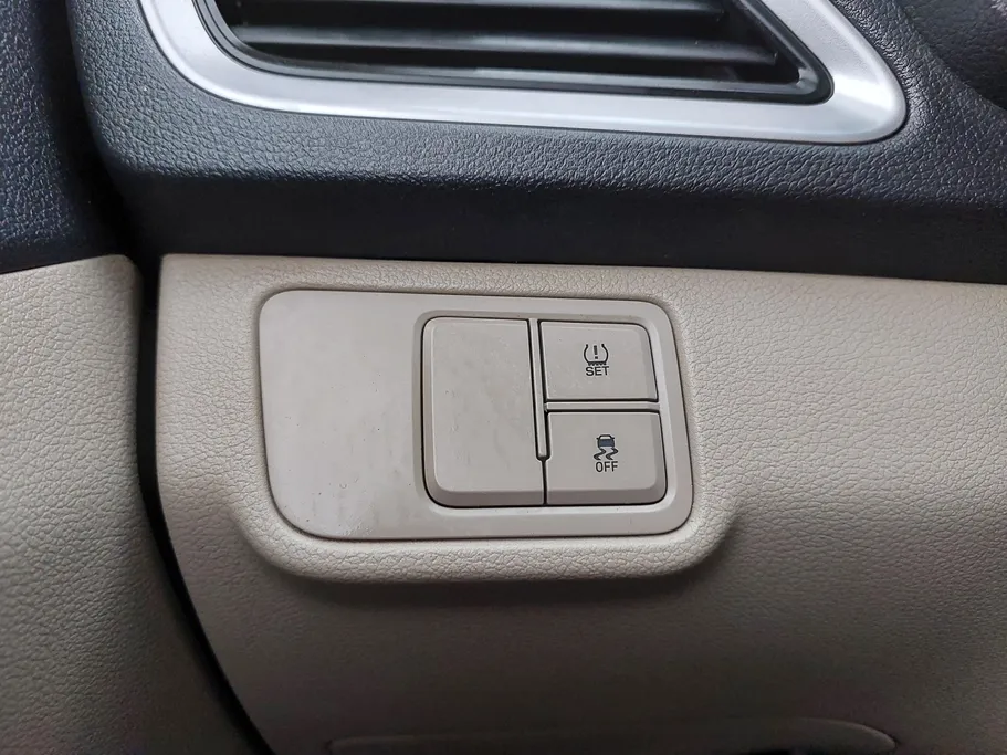 هيونداي اكسنت سمارت 2023 