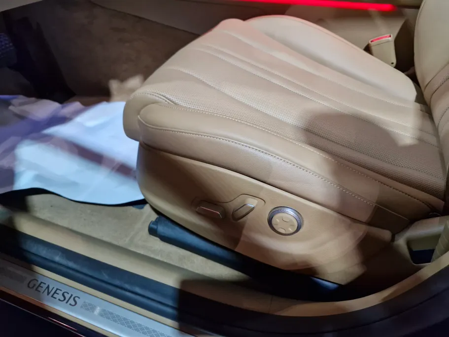 2025 Genesis G80 PRESTIGE 