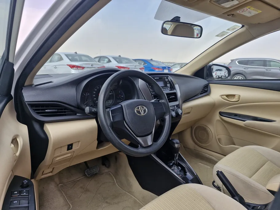 2022 Toyota Yaris  Y 