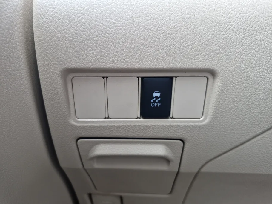 2022 Toyota Yaris  Y 